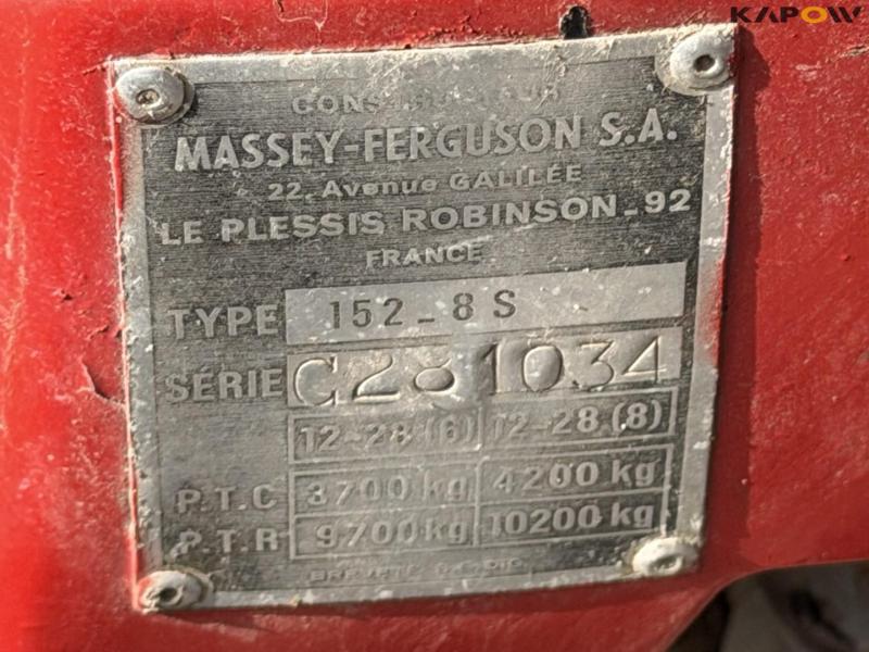 Massey Ferguson 152 tractor 28