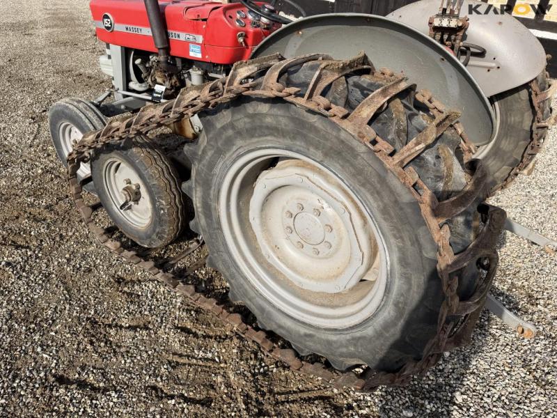 Massey Ferguson 152 tractor 42