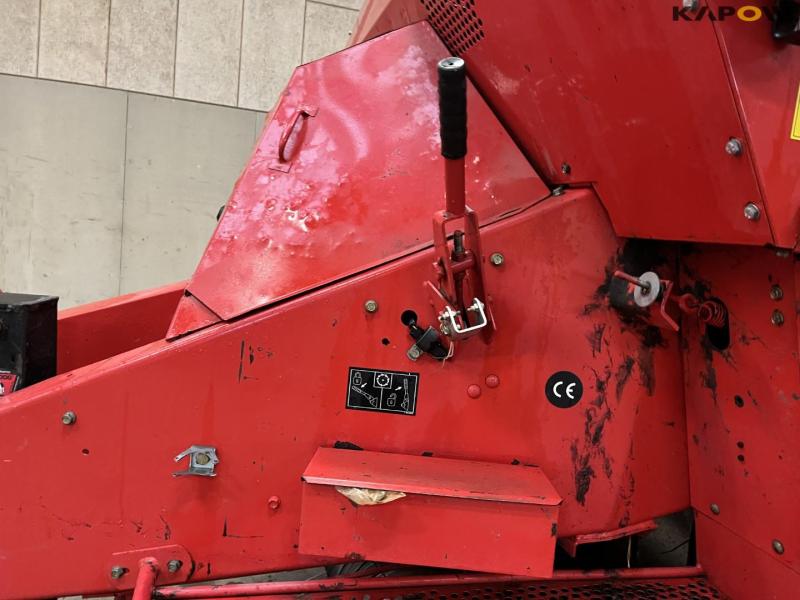Massey Ferguson 190 big baler 11