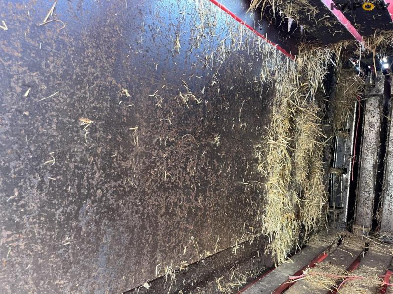 Massey Ferguson 190 big baler 42