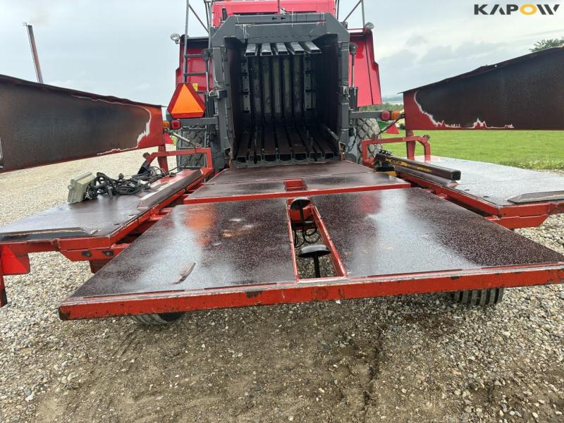 Massey Ferguson 2190 baler with trailer 25