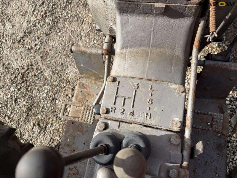 Massey Ferguson 30 tractor 23