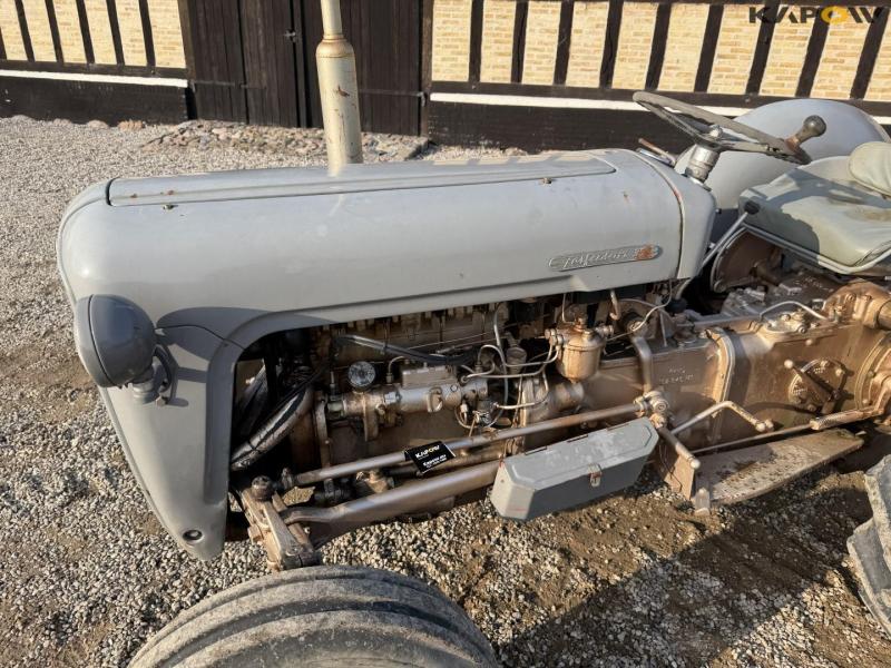 Massey Ferguson 35 tractor 9