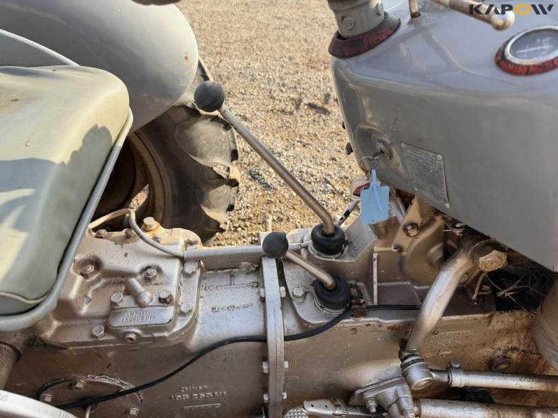 Massey Ferguson 35 tractor 20