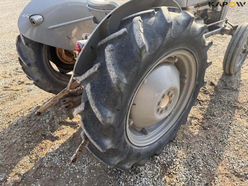 Massey Ferguson 35 tractor 39