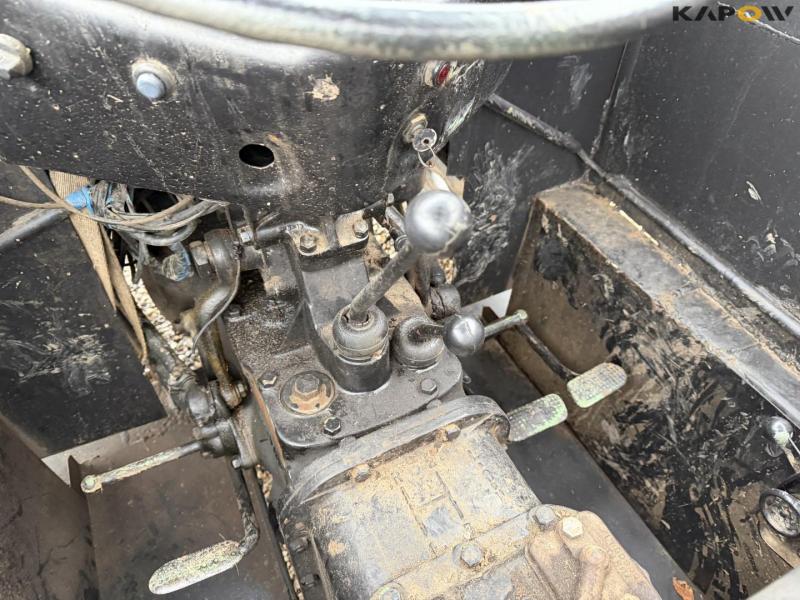 Massey Ferguson 35 tractor 19