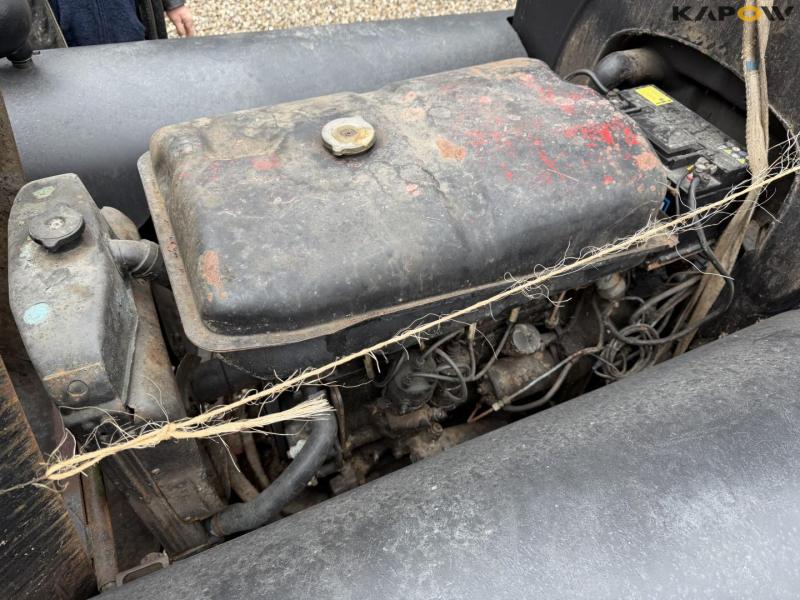 Massey Ferguson 35 tractor 26