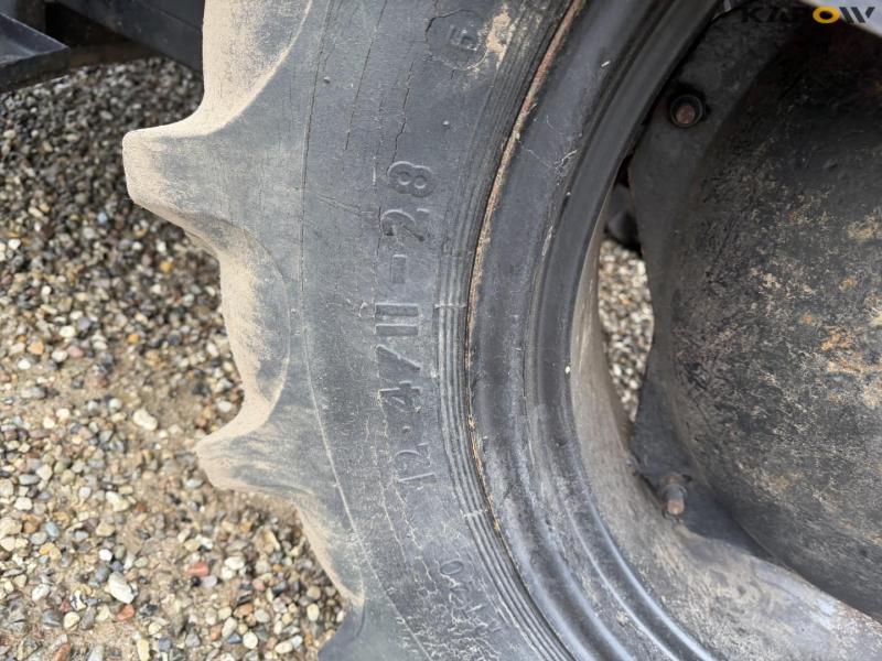 Massey Ferguson 35 tractor 33