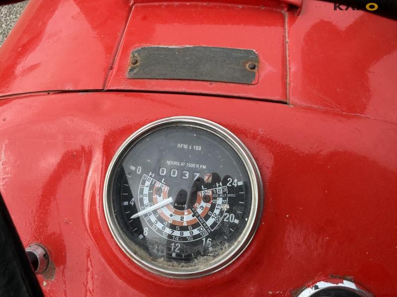 Massey Ferguson 35X tractor 16