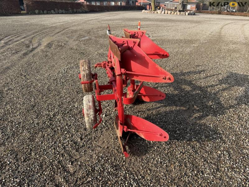 Massey Ferguson 46 plow 7