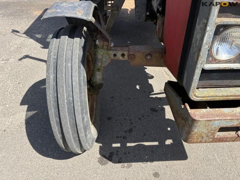 Massey Ferguson 590 tractor 18