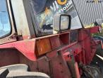 Massey Ferguson 590 tractor 38