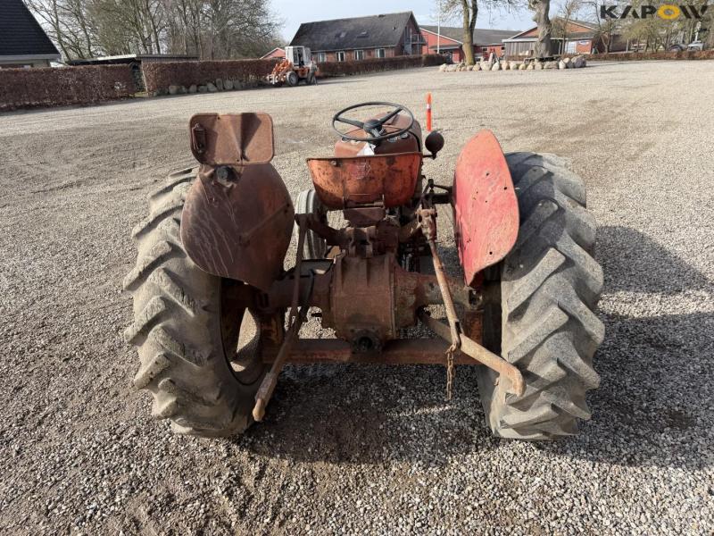 Massey Ferguson 835 tractor 6