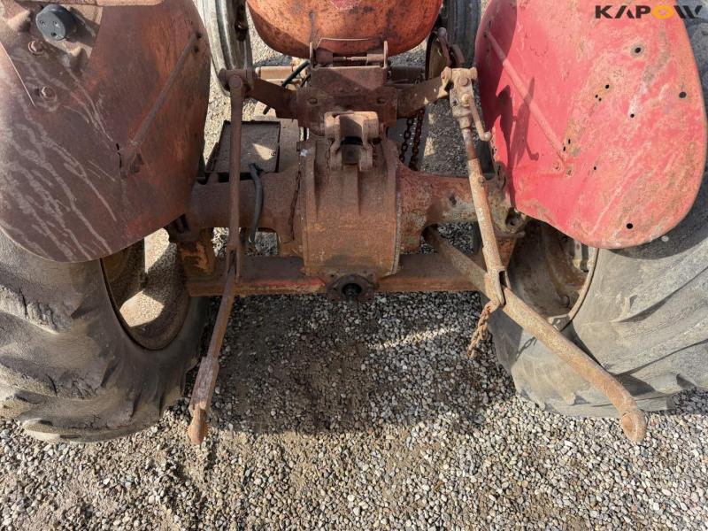 Massey Ferguson 835 tractor 31