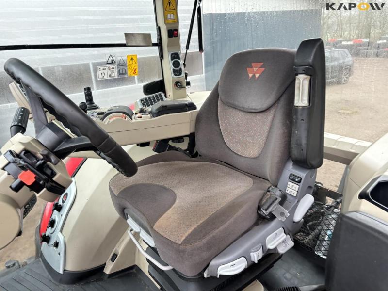 Massey Ferguson 8690 tractor 41