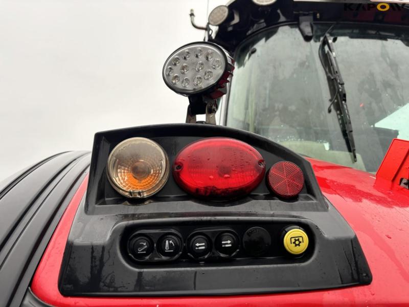 Massey Ferguson 8690 tractor. 31