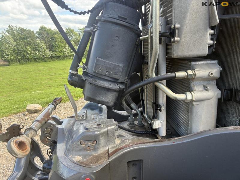 Massey Ferguson 8740S DynaVT tractor 63