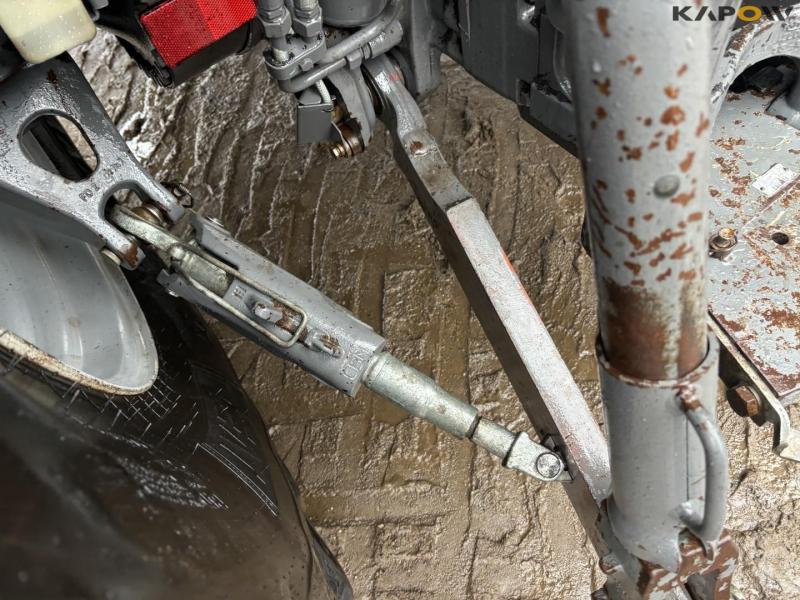 Massey Ferguson 8740S tractor 34