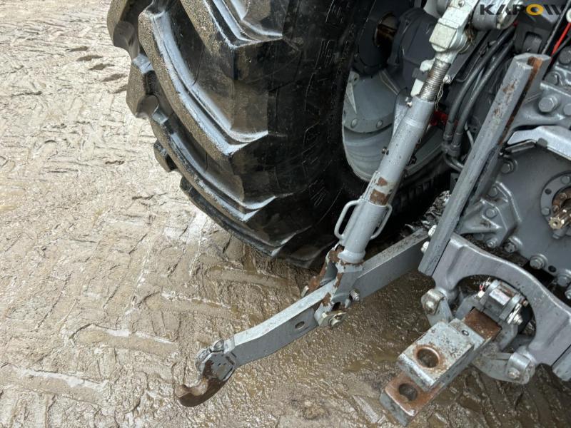 Massey Ferguson 8740S tractor 42