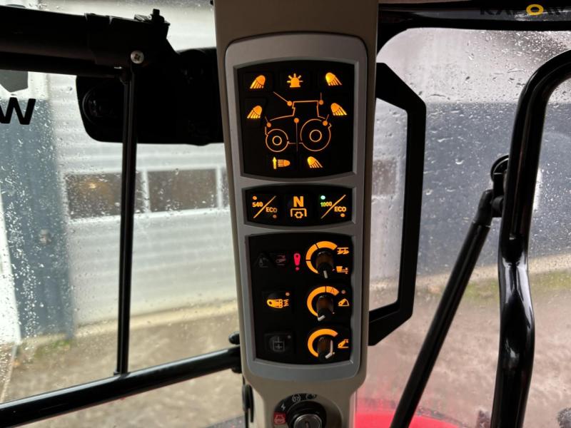 Massey Ferguson 8740S tractor 63