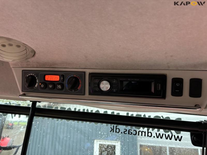 Massey Ferguson 8740S tractor 66