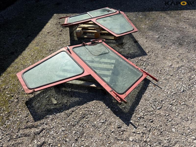 Massey Ferguson doors for the 500 series 4