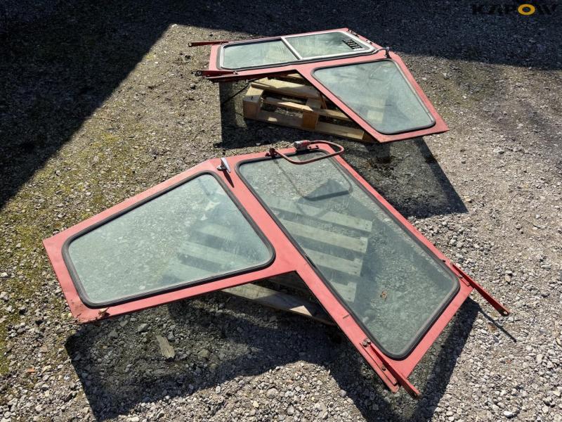 Massey Ferguson doors for the 500 series 14