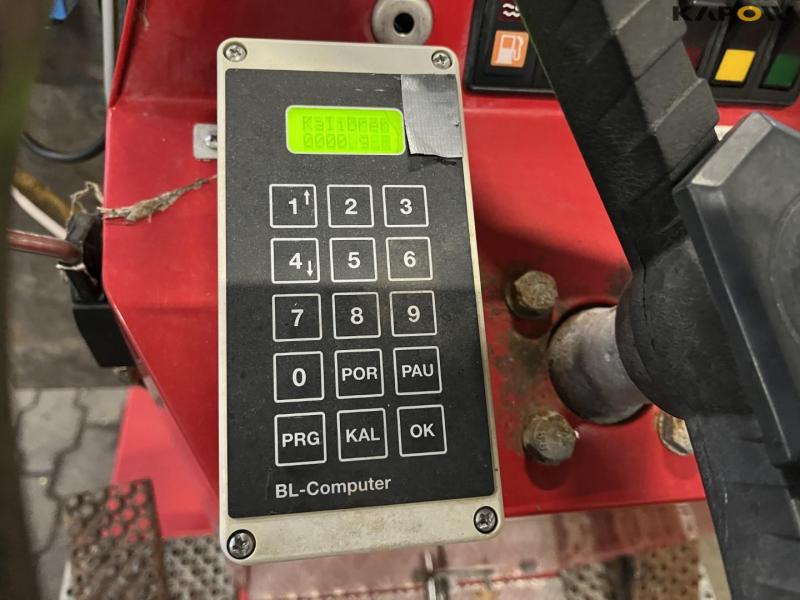 MC 600 feed wagon 10