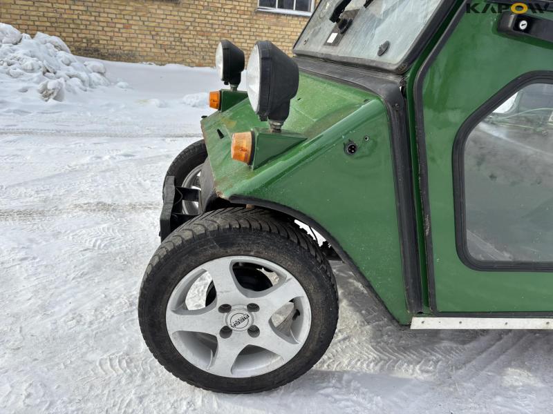 Melex electric car with platform 9