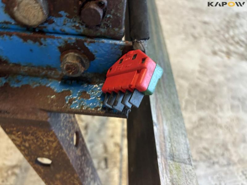 Mica grain roller 19