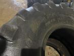 Michelin 1050/50-R32 tires 27