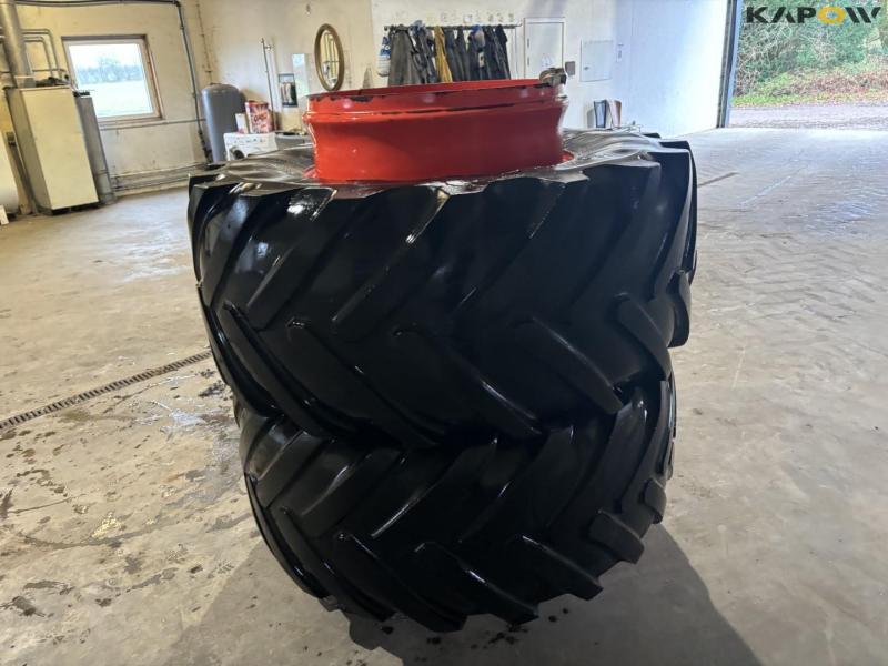 Michelin 600/70-R30 twin wheels 5