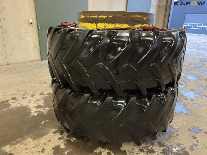 Michelin 650/65-R38 twin wheels 1