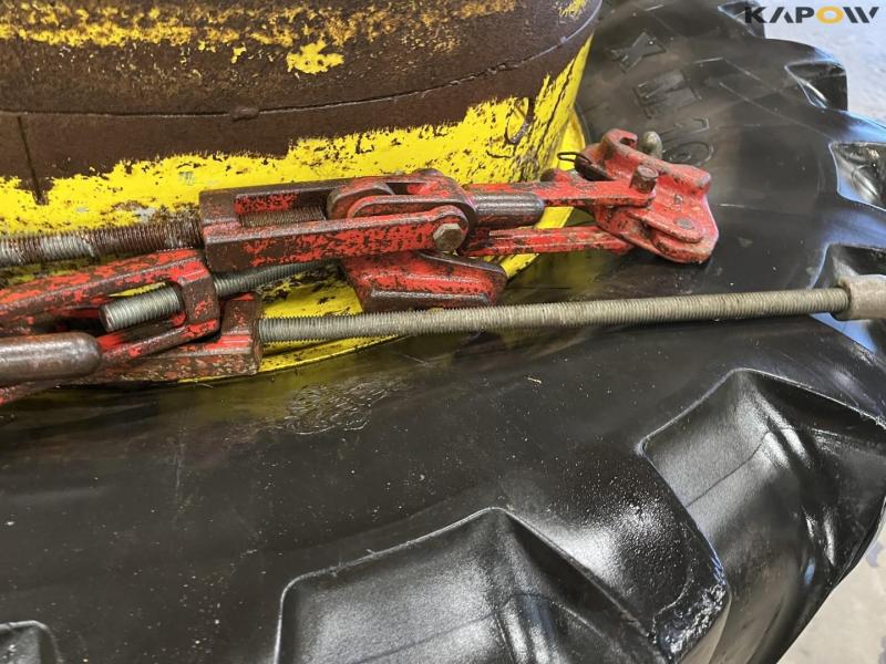 Michelin 650/65-R38 twin wheels 12