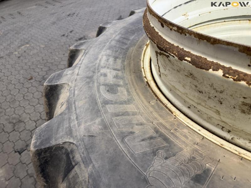 Michelin 650/75-R38 twin wheels 11