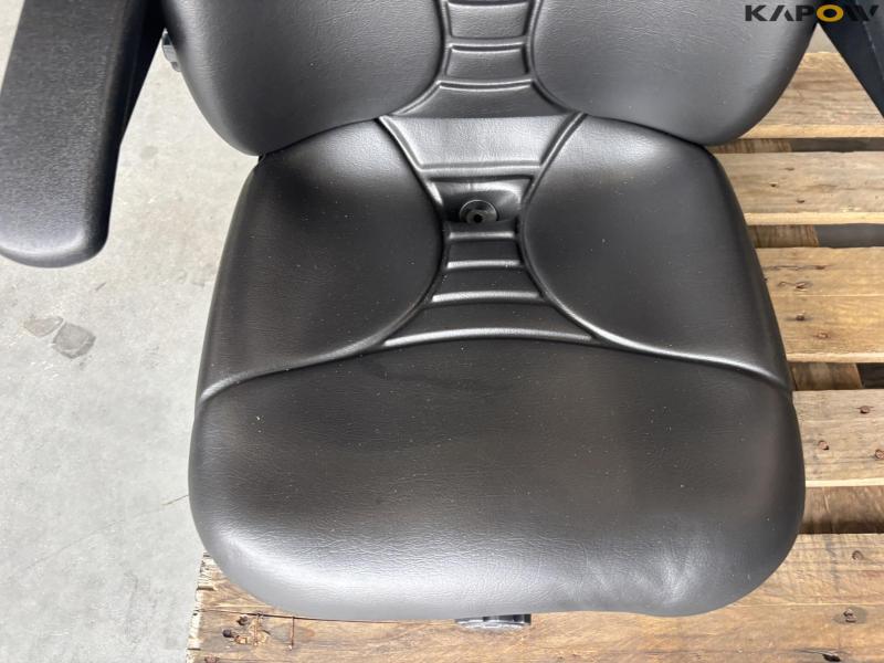 Milsco seat with armrest 2 pcs. and console - new 25