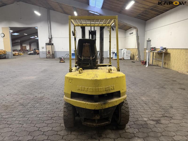 Mitsubishi FD 25 forklift 6