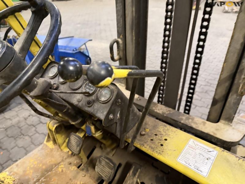 Mitsubishi FD 25 forklift 15