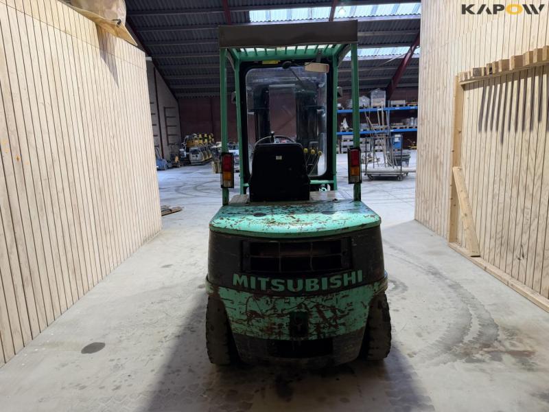Mitsubishi FD25 forklift 5