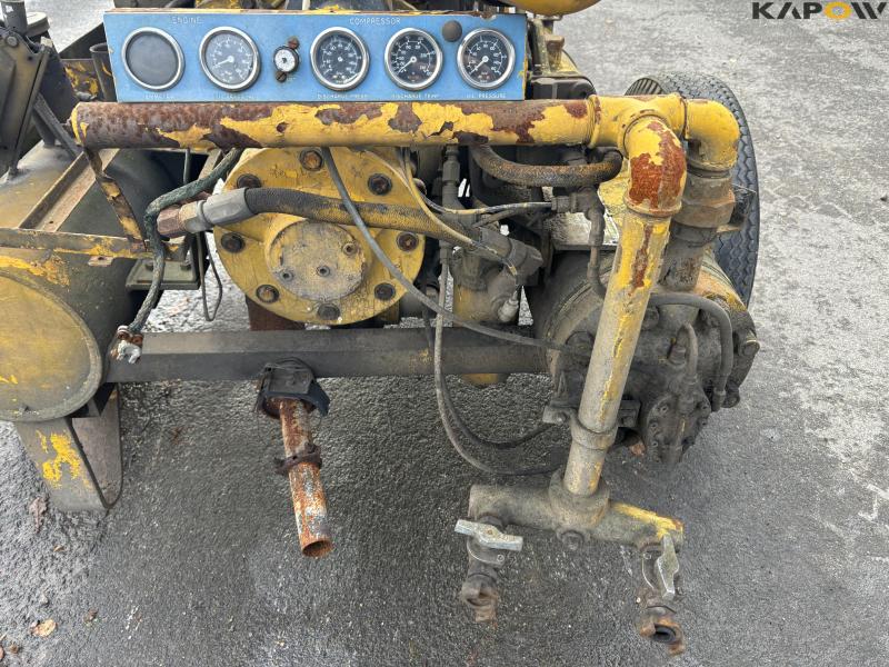 Mobile compressor 13