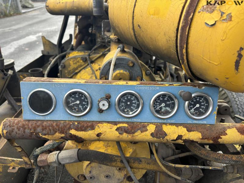 Mobile compressor 14