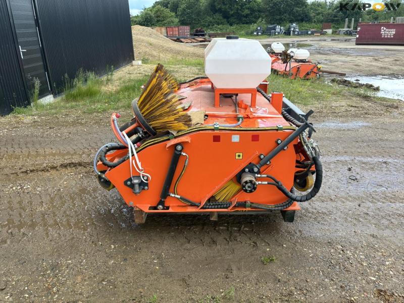 ModernTech ZMC 240 hydraulic broom 2