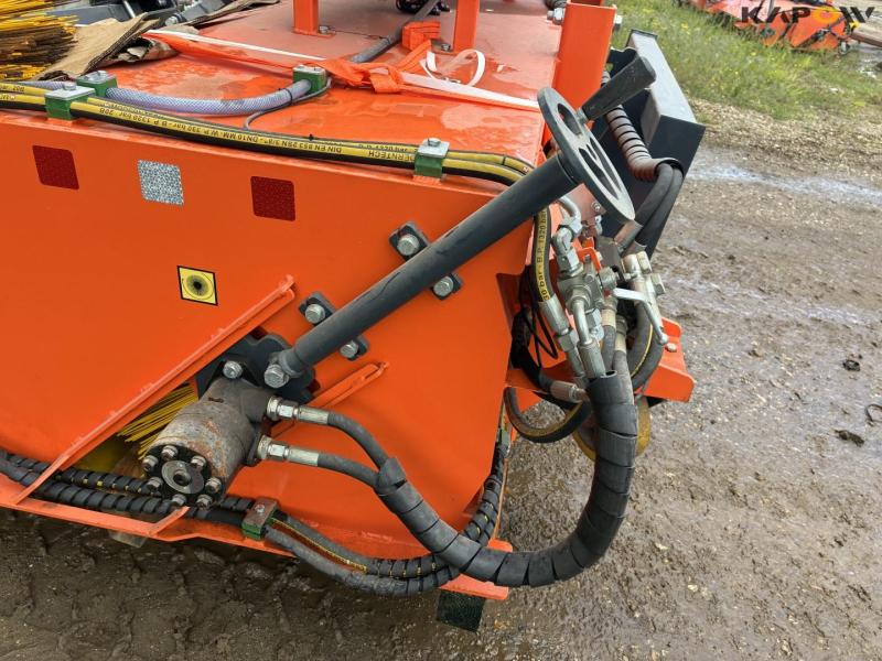 ModernTech ZMC 240 hydraulic broom 15