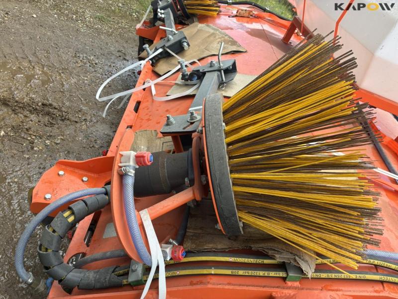 ModernTech ZMC 240 hydraulic broom 19