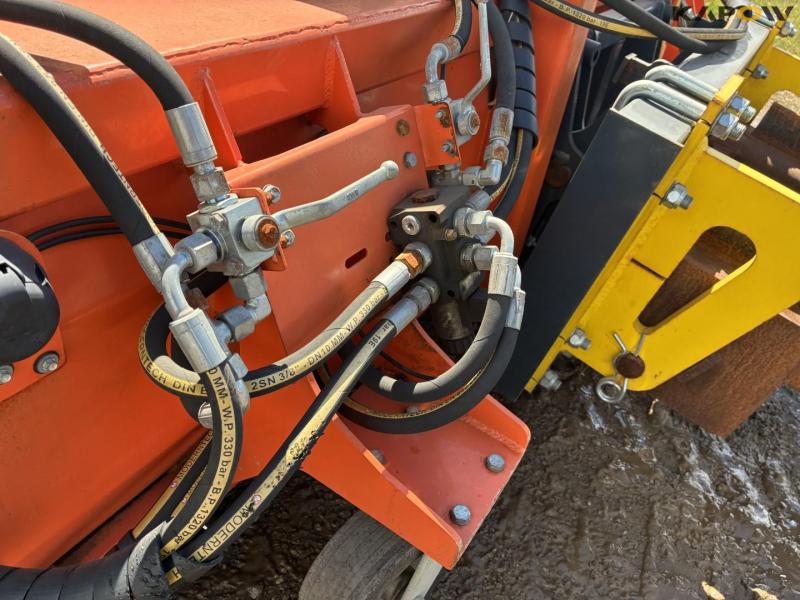 ModernTech ZMC 240 hydraulic broom 24