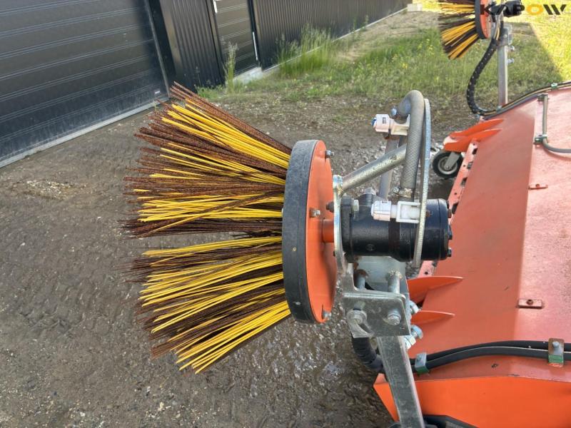 ModernTech ZMC 240 hydraulic broom 27