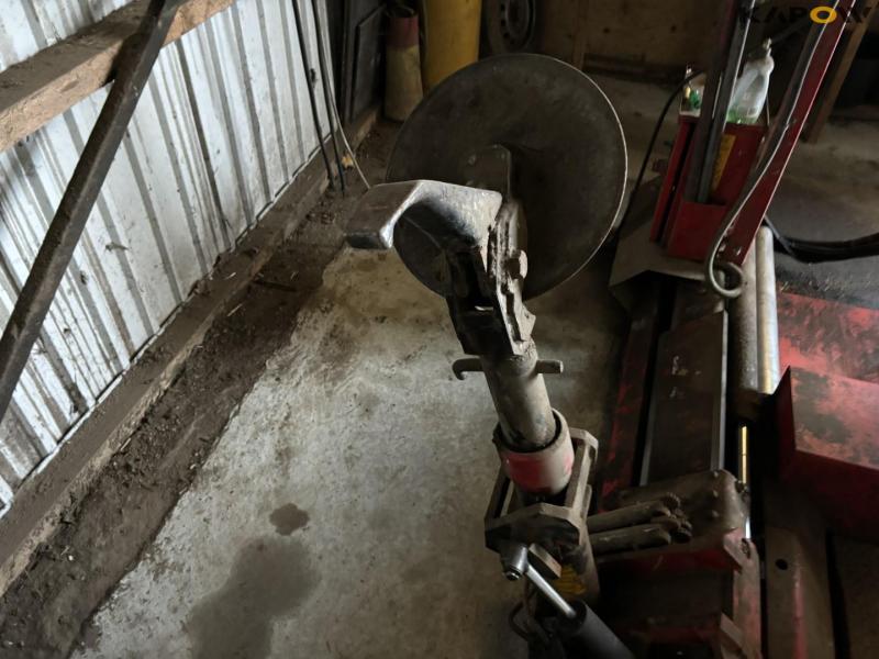 Mondolf Ferro TBE 156 tire machine + cabinet 8