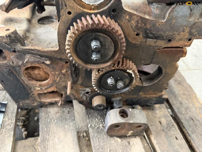 Engine block and cylinder head Perkins 6.354 23
