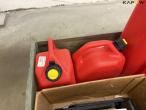 Chainsaw accessories and cans 22