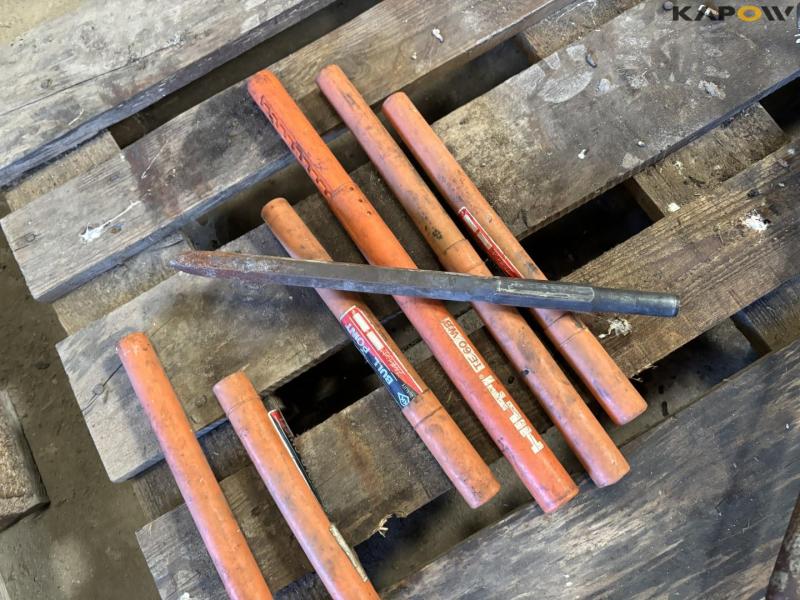 Demolition hammer + chisels 7